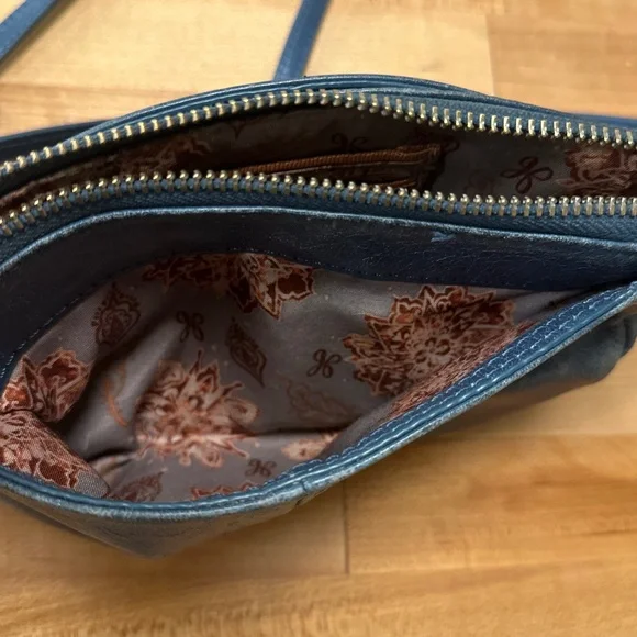 HOBO Cadence denim blue leather cross body / wristlet w/convertible straps - Picture 6 of 16